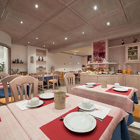 Garni Oasi Hotel Livigno Eksteriør billede