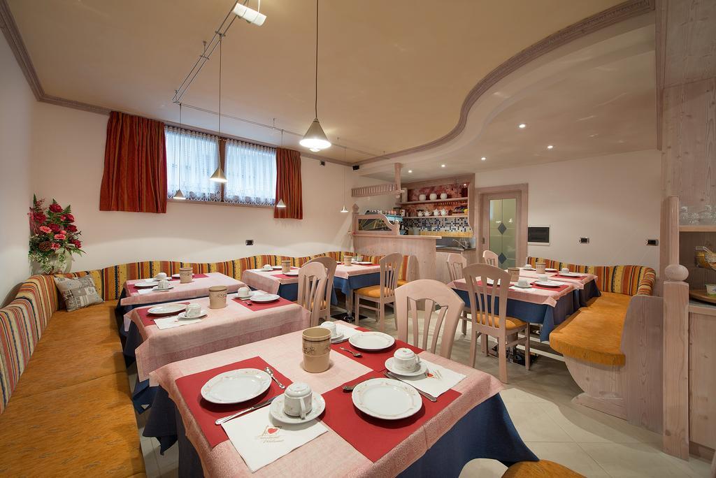 Garni Oasi Hotel Livigno Eksteriør billede