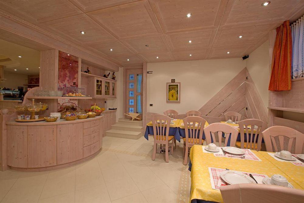 Garni Oasi Hotel Livigno Eksteriør billede