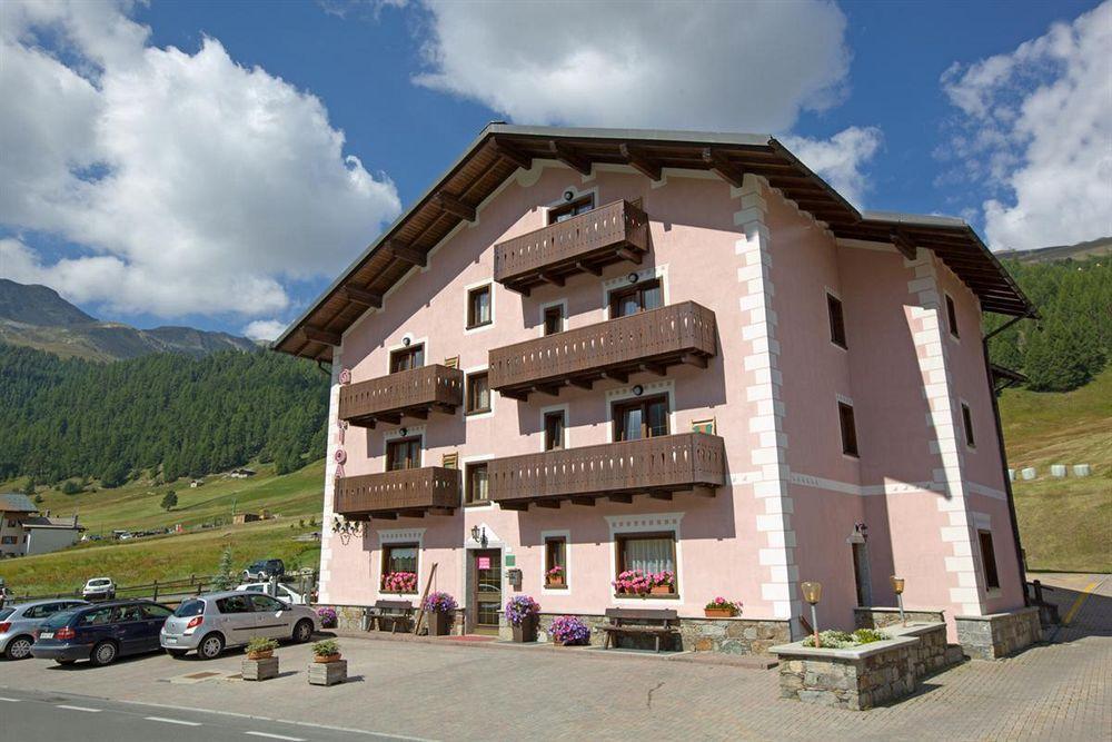Garni Oasi Hotel Livigno Eksteriør billede