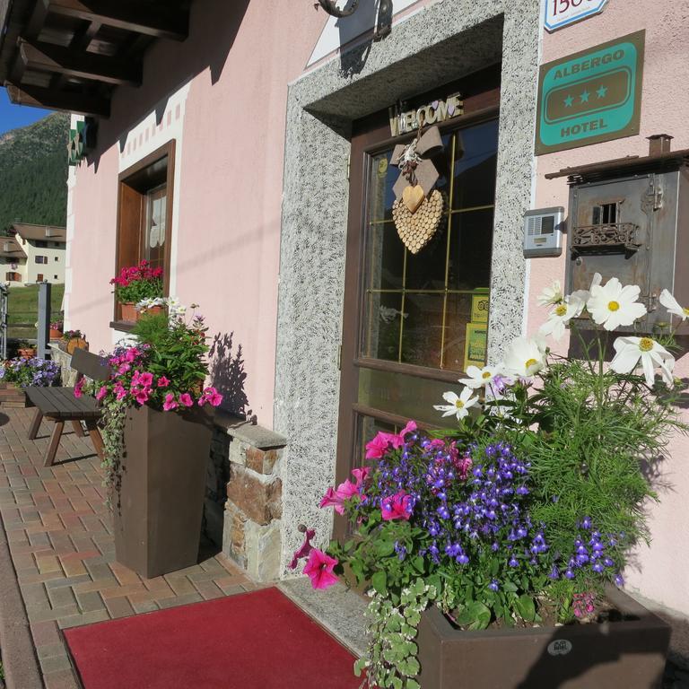 Garni Oasi Hotel Livigno Eksteriør billede